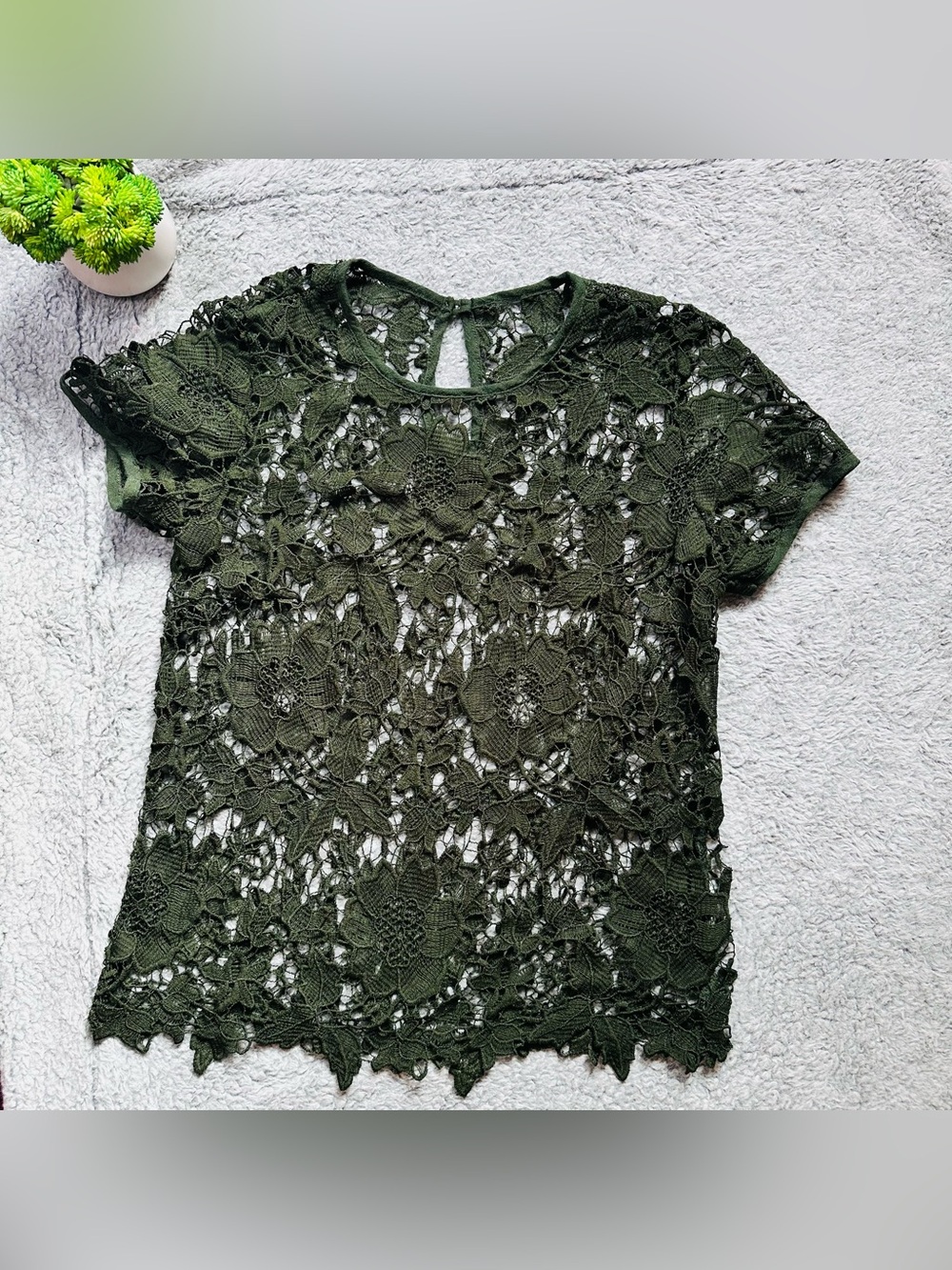 🌿 Cottagecore Olive Green Floral Lace Crochet Top Romantic Boho Blouse M